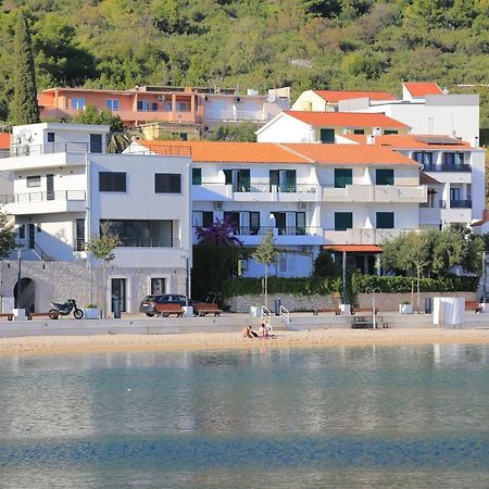 Apartments By The Sea Igrane, Makarska - 6653 Екстериор снимка