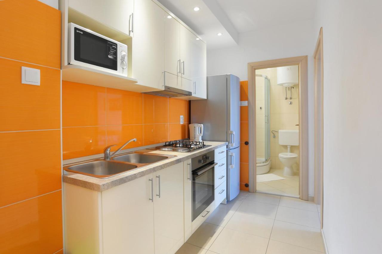 Apartments By The Sea Igrane, Makarska - 6653 Екстериор снимка