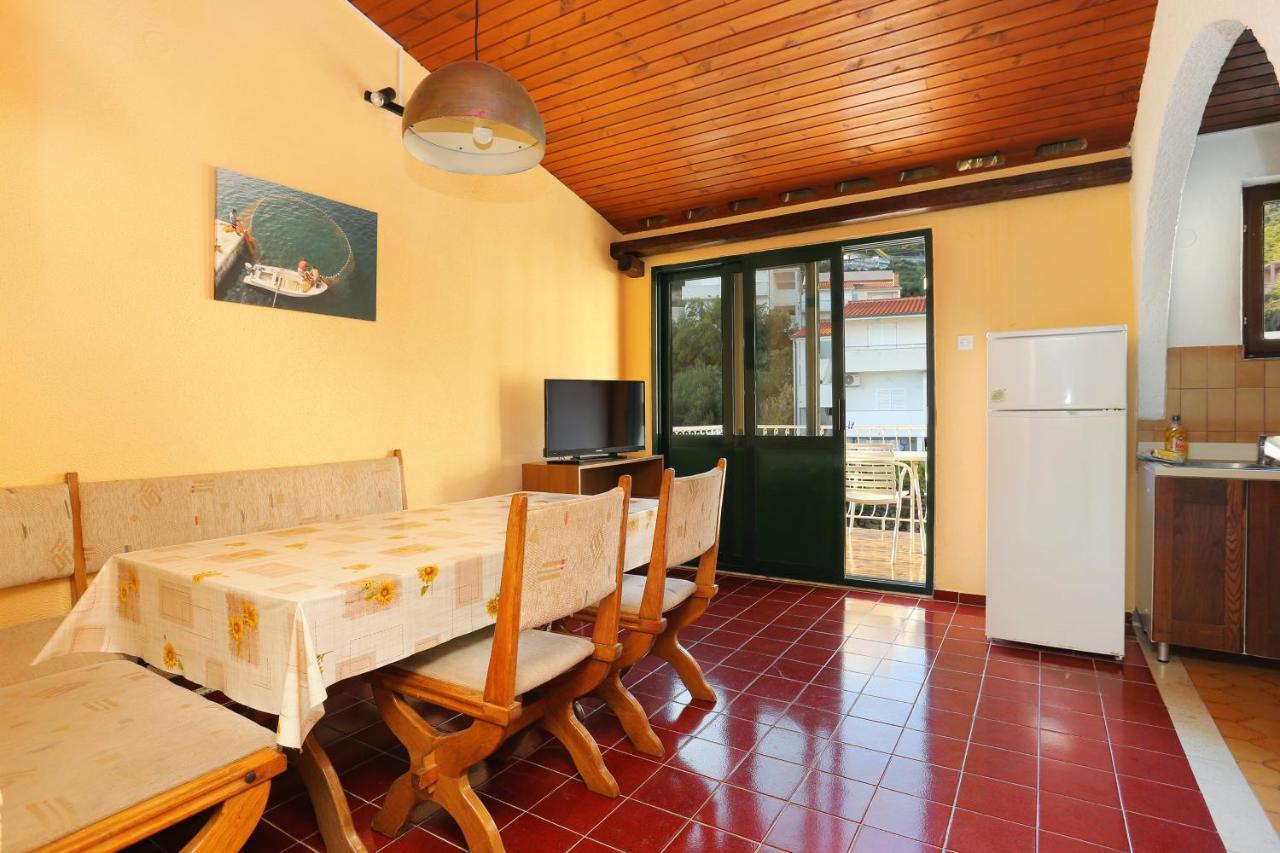 Apartments By The Sea Igrane, Makarska - 6653 Екстериор снимка