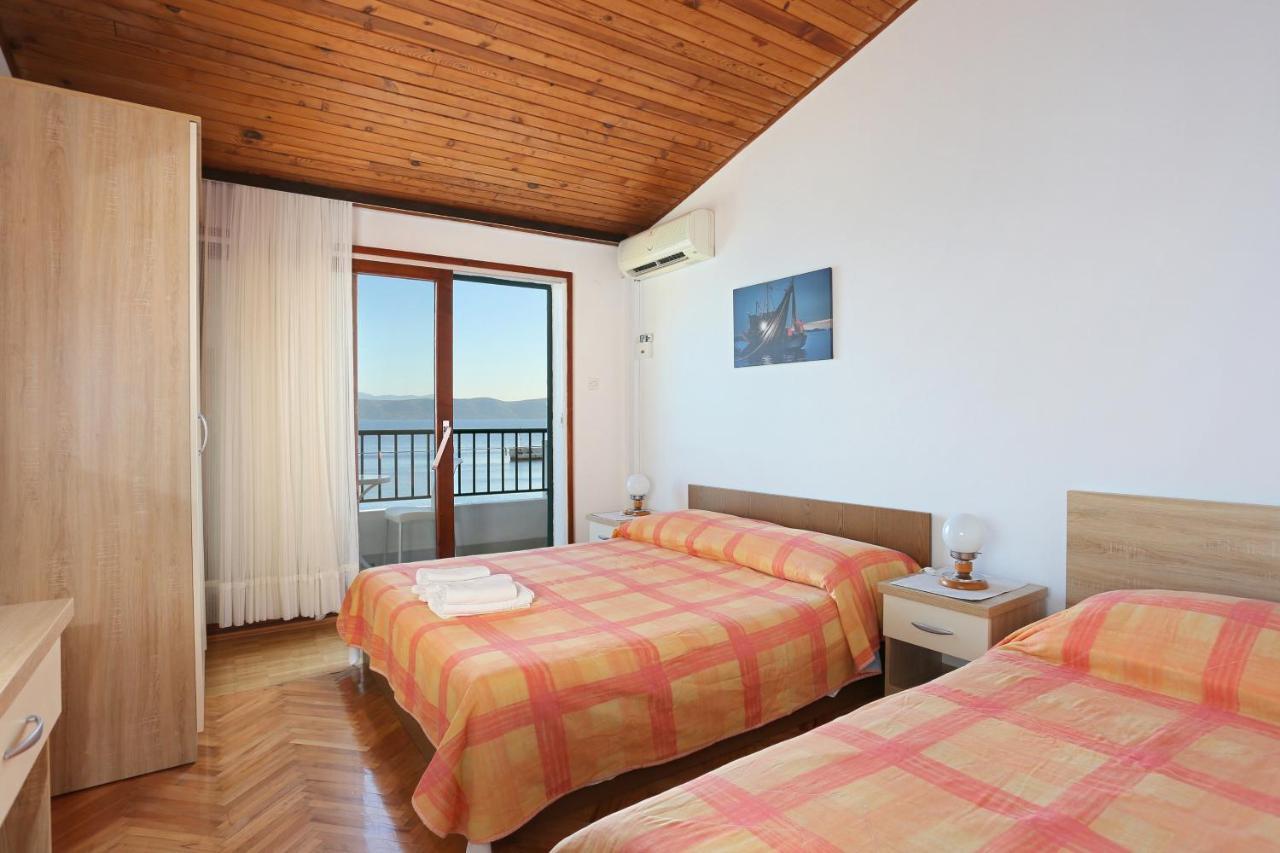 Apartments By The Sea Igrane, Makarska - 6653 Екстериор снимка