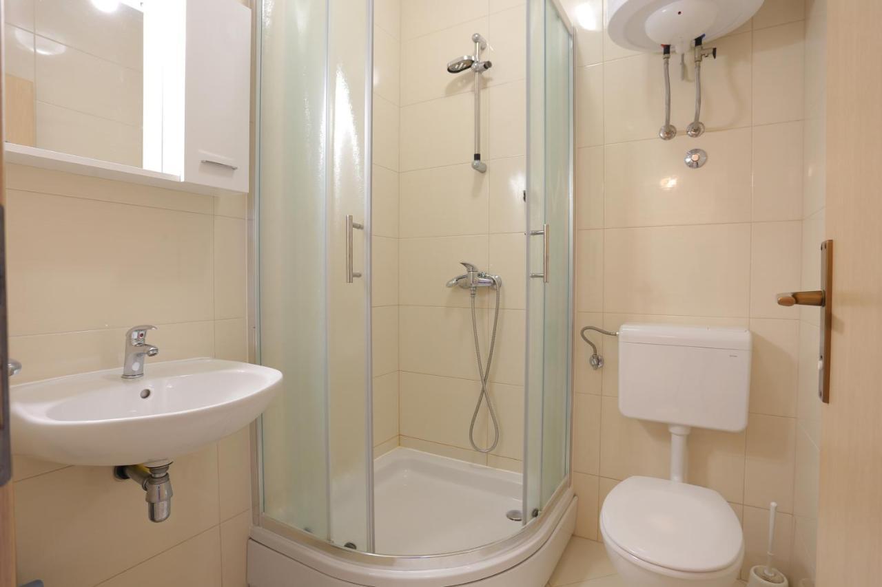 Apartments By The Sea Igrane, Makarska - 6653 Екстериор снимка
