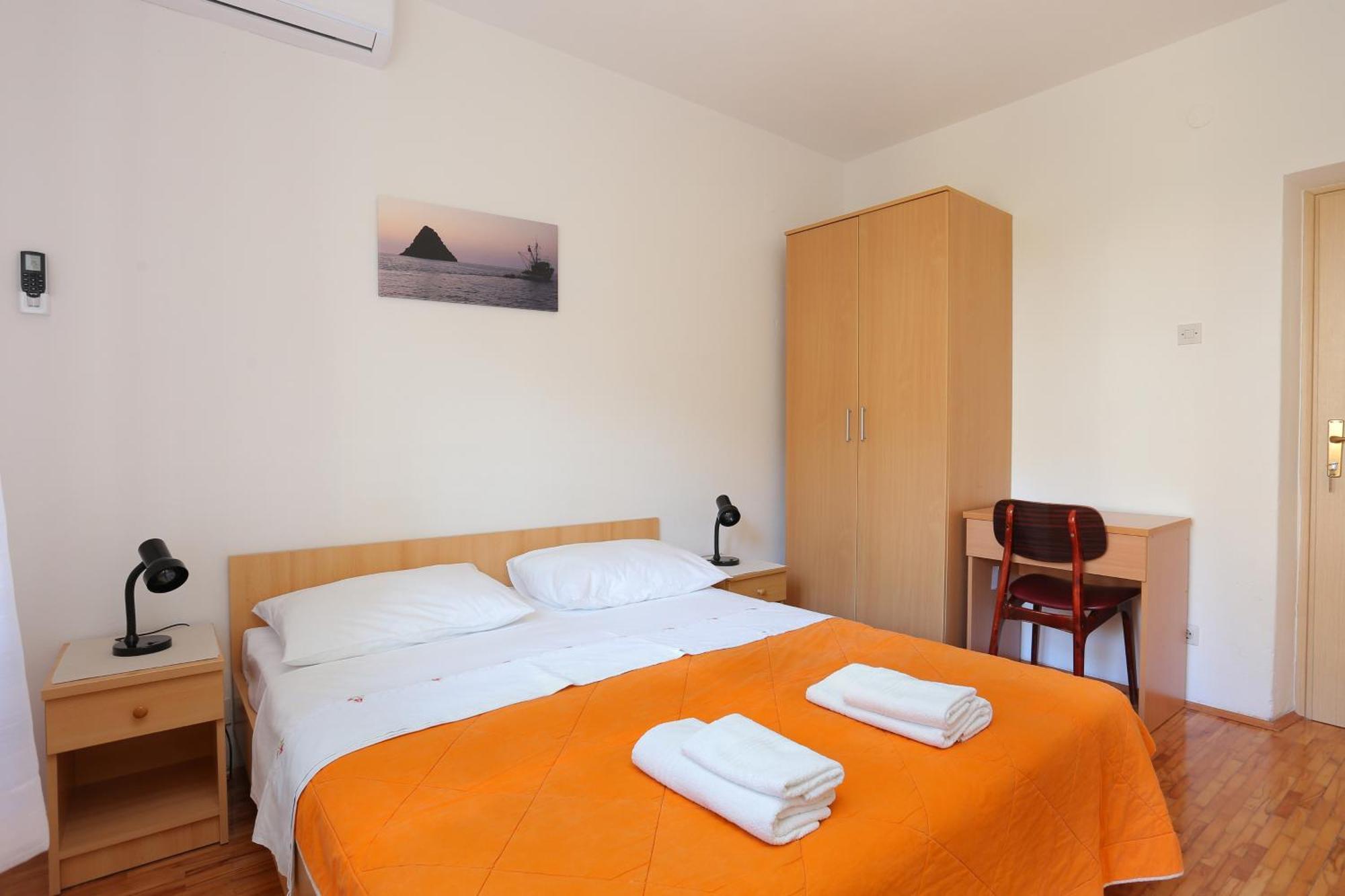 Apartments By The Sea Igrane, Makarska - 6653 Стая снимка