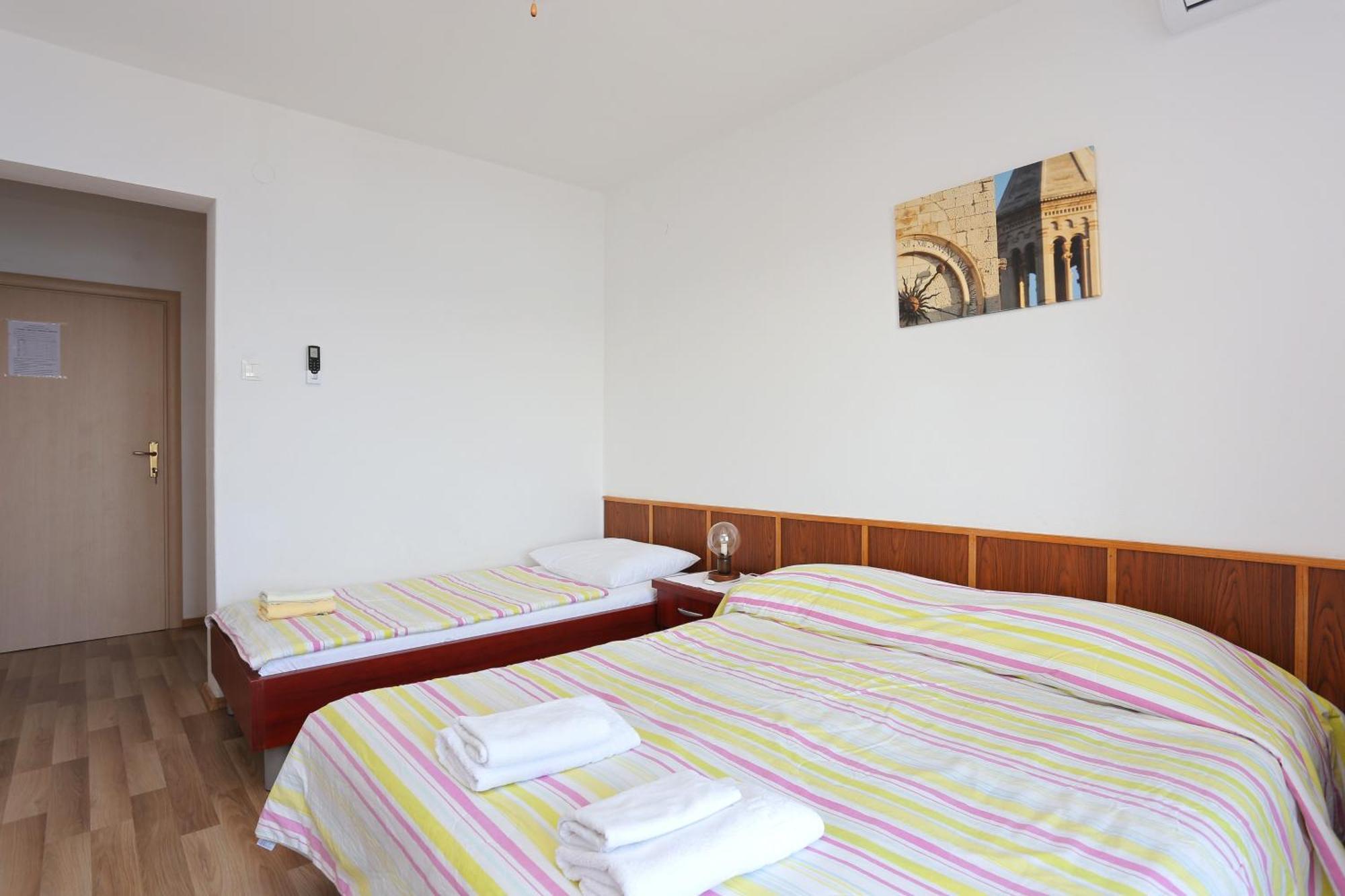 Apartments By The Sea Igrane, Makarska - 6653 Стая снимка